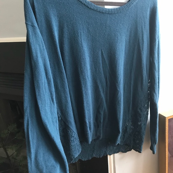 American Eagle Sweater - Picture 3 of 3